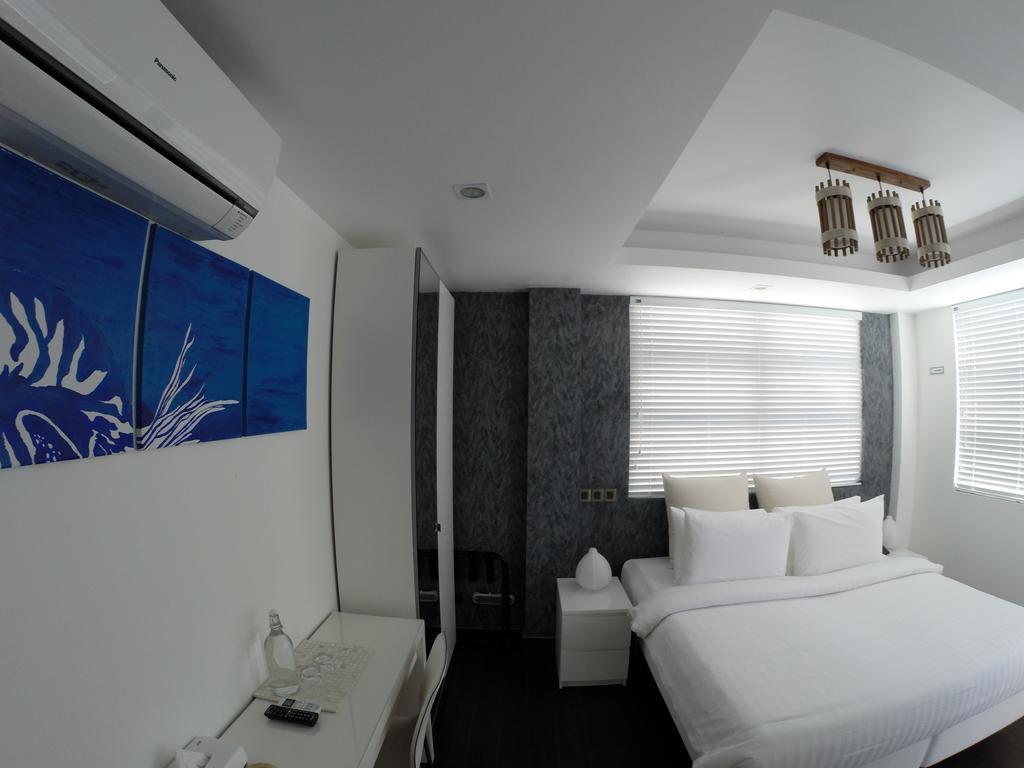 Airport Beach Hotel Hulhumale Exteriör bild