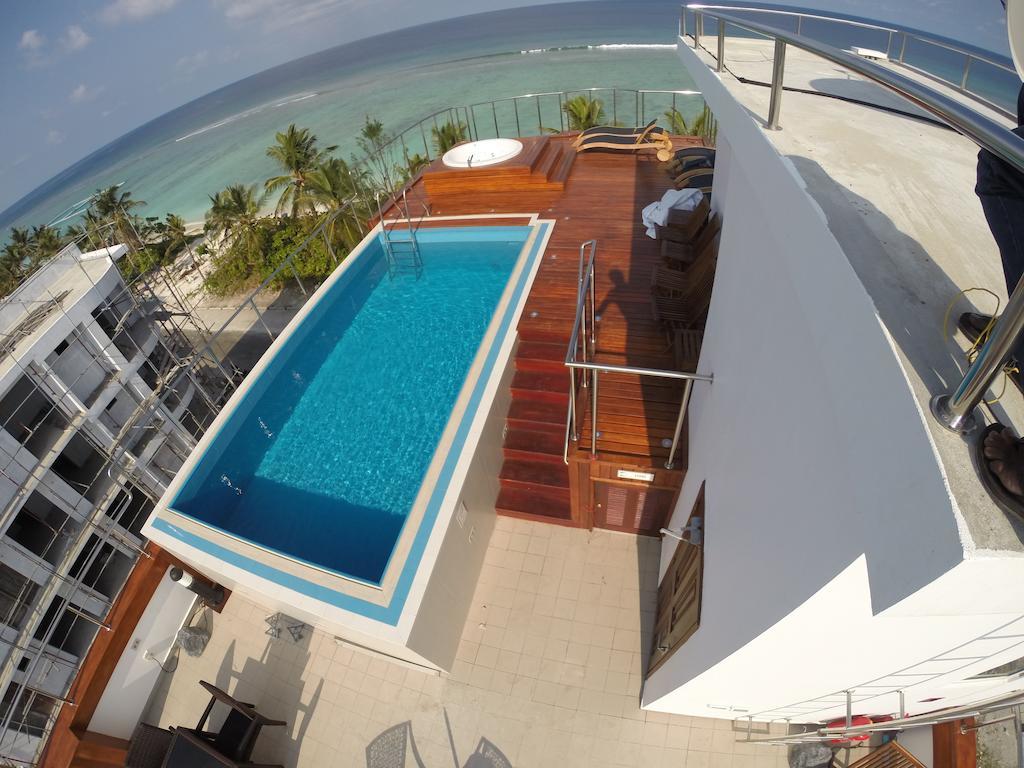 Airport Beach Hotel Hulhumale Exteriör bild