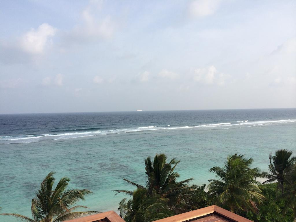 Airport Beach Hotel Hulhumale Exteriör bild