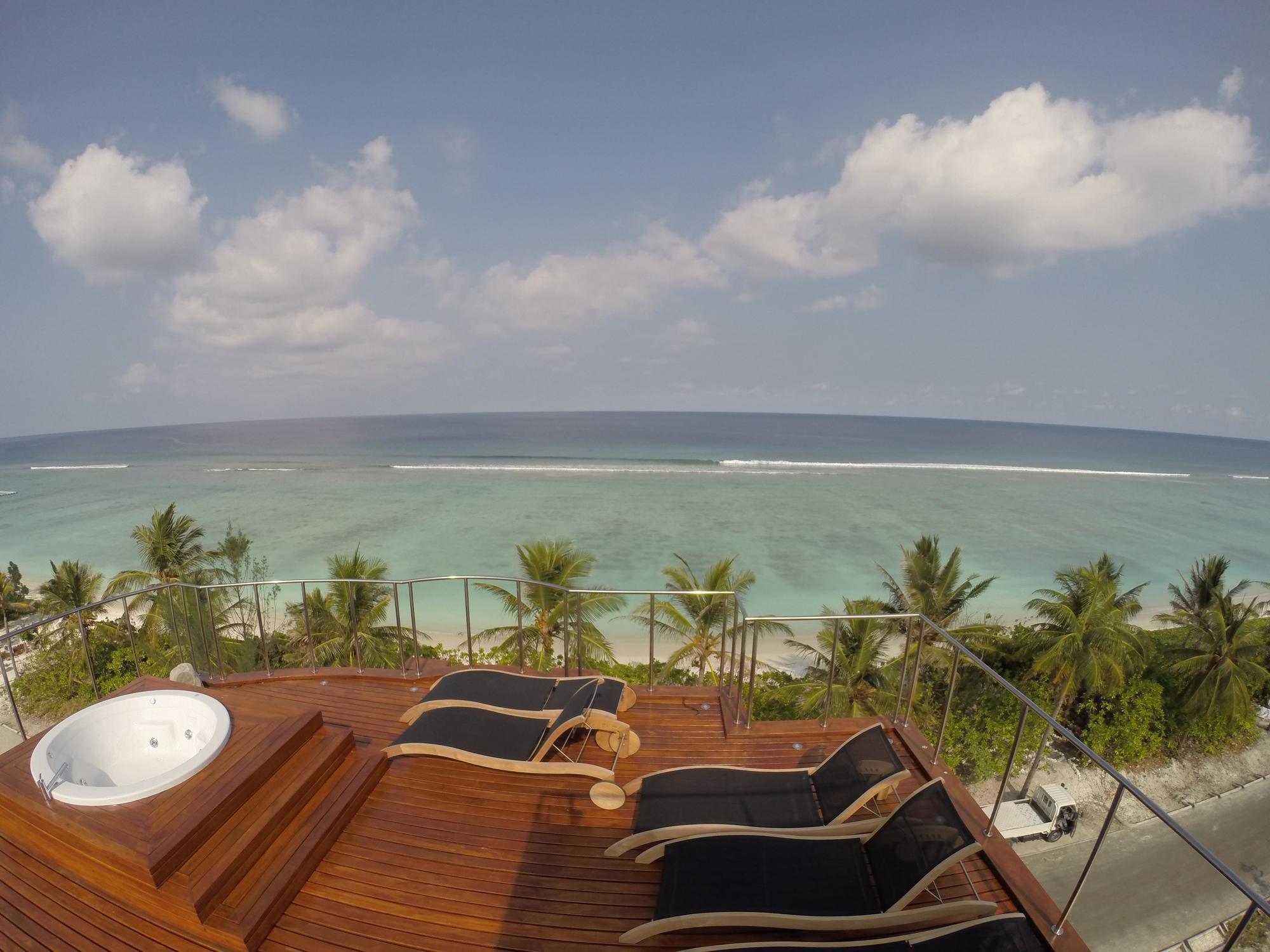 Airport Beach Hotel Hulhumale Exteriör bild