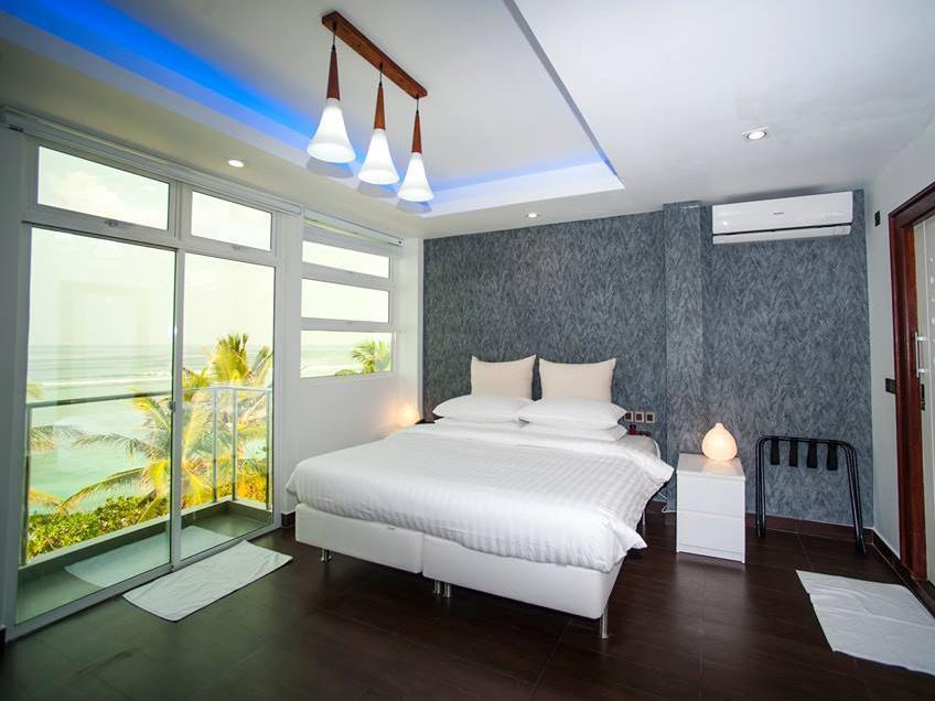 Airport Beach Hotel Hulhumale Exteriör bild