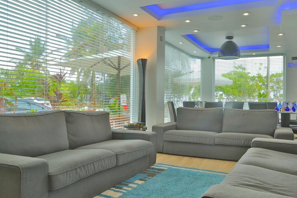 Airport Beach Hotel Hulhumale Exteriör bild