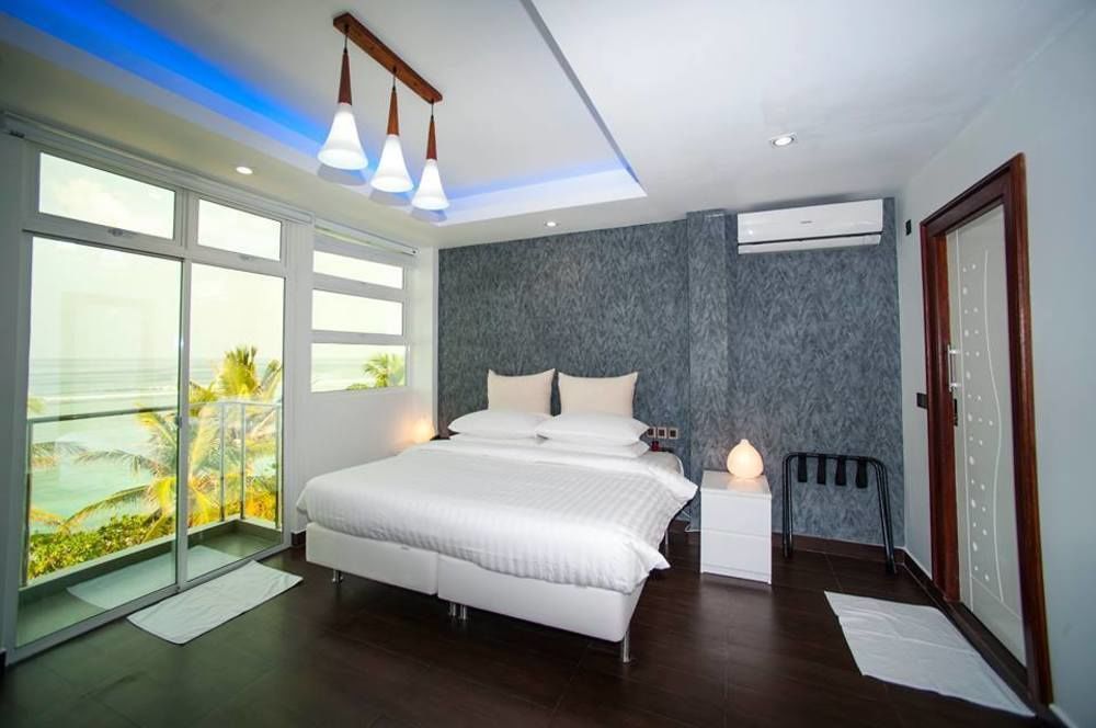 Airport Beach Hotel Hulhumale Exteriör bild